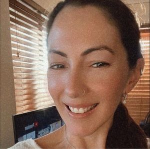 Meet your Posher, Daniela